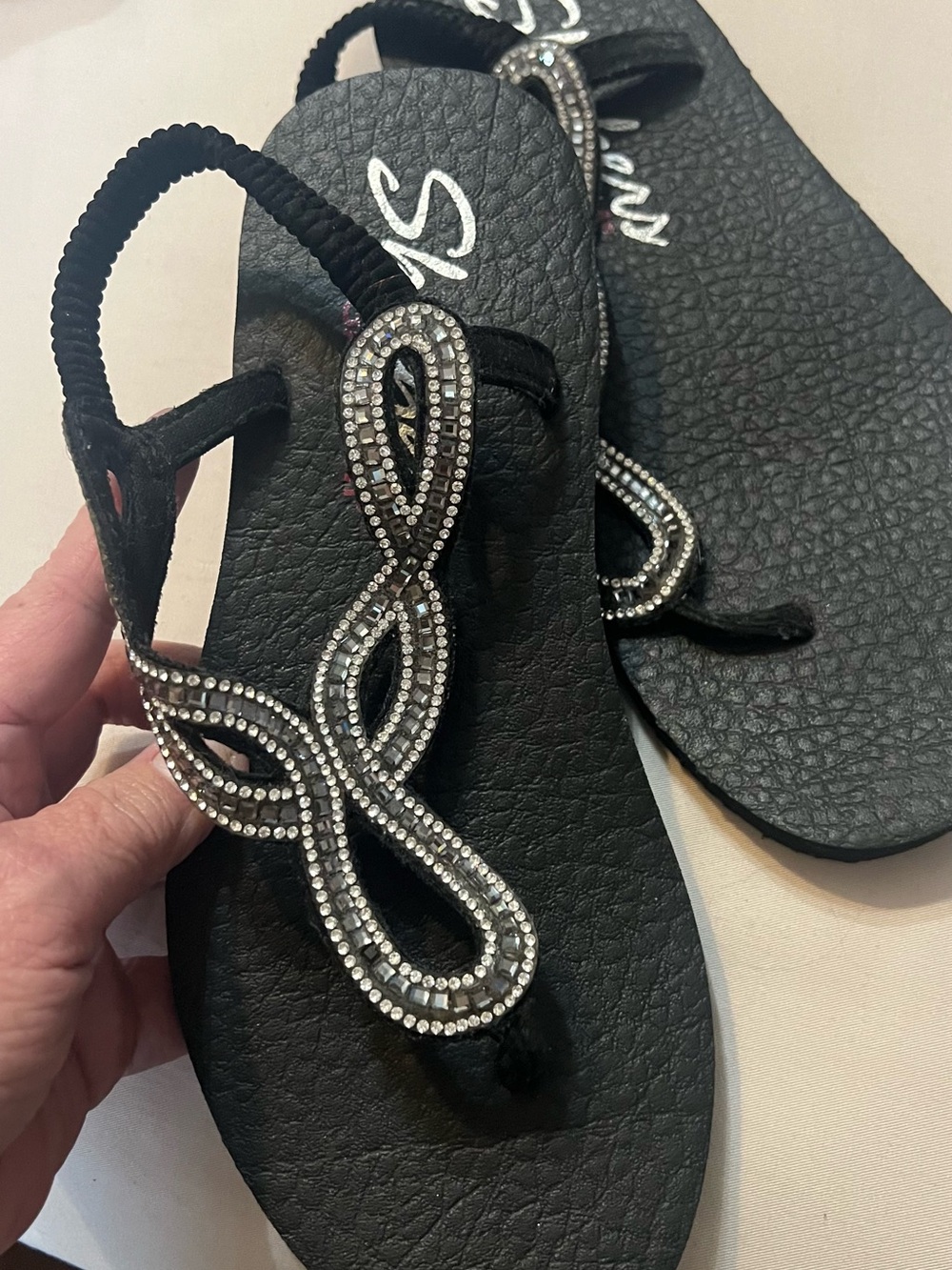 Skechers Black Jeweled Loop Thong Sandals - Picture 4 of 4